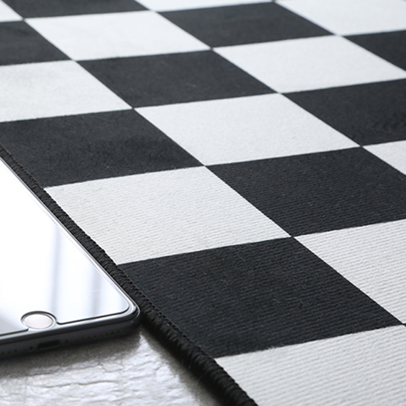 Modern Living Room Area Rug Black Plaid Print Area Carpet Polyester Stain Resistant Rug