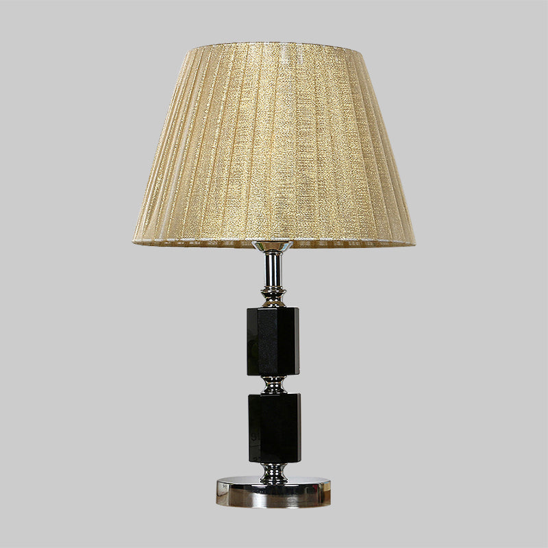 Lampada da tavolo con paralume plissettato in cristallo Simplicity Illuminazione notturna a 1 luce in beige per camera da letto