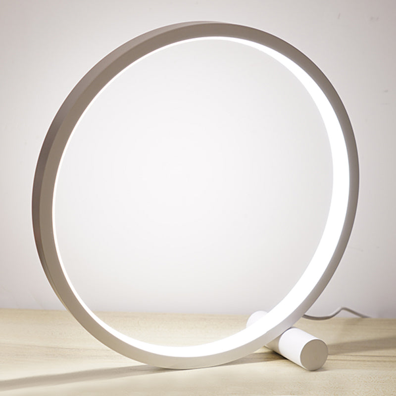 Lampada da tavolo Circle 1 luce Lampade da comodino contemporanee in metallo per camera da letto
