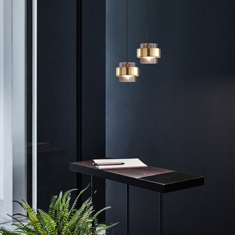 Moderno conciso conciso cilindrico a sospensione a sospensione di ferro da ferro con tonalità di vetro fumato