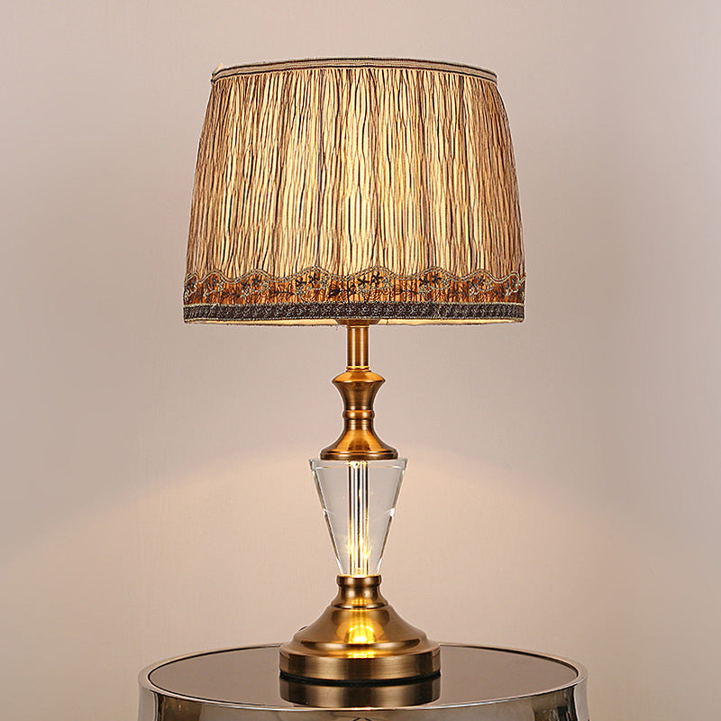 Fass Stoff Schreibtisch hell moderne 1 Kopfbraune Nachttischlampe mit metallischer Basis
