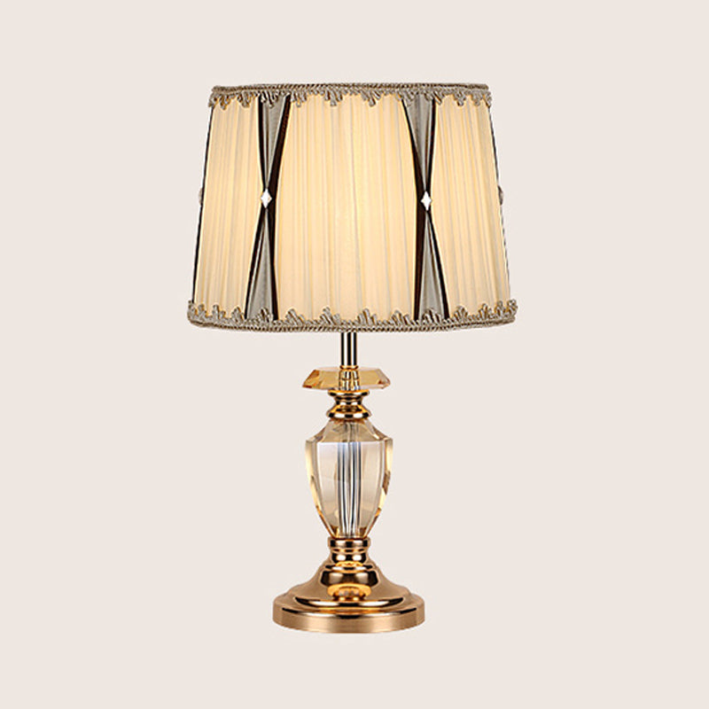 Lampada da tavolo moderna in tessuto con paralume a cono, 1 lampadina, piccola lampada da scrivania in beige per camera da letto