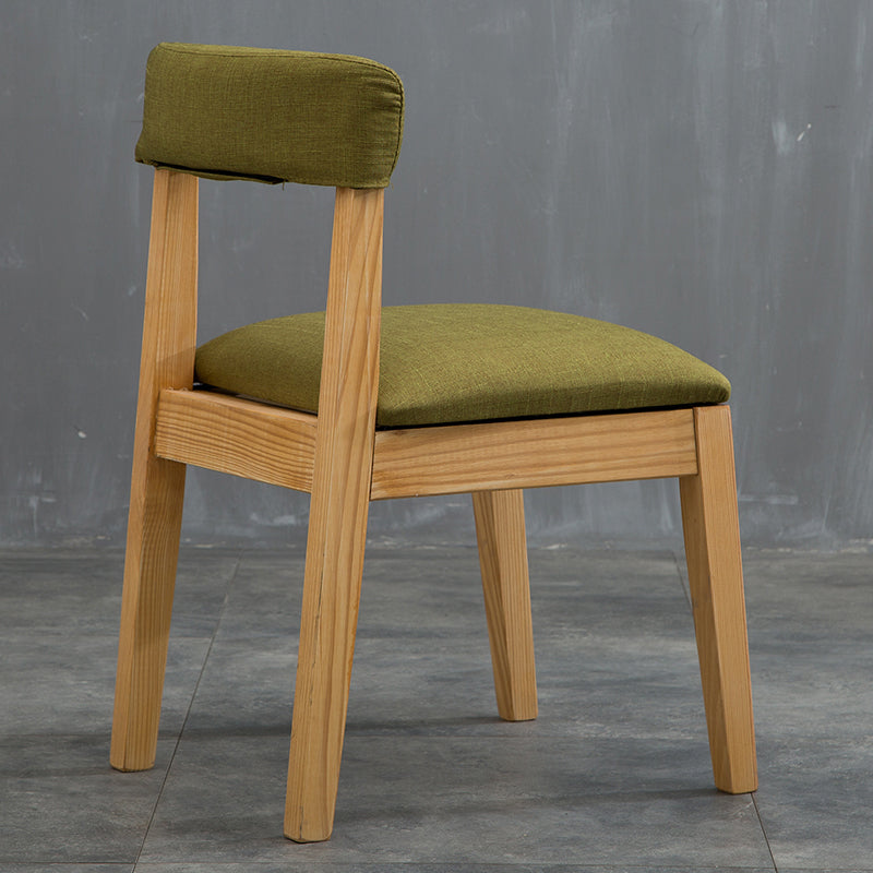 Chaise de salle à manger tapissée en bois à dossier ouvert de chaise latérale à la maison de style campagnard