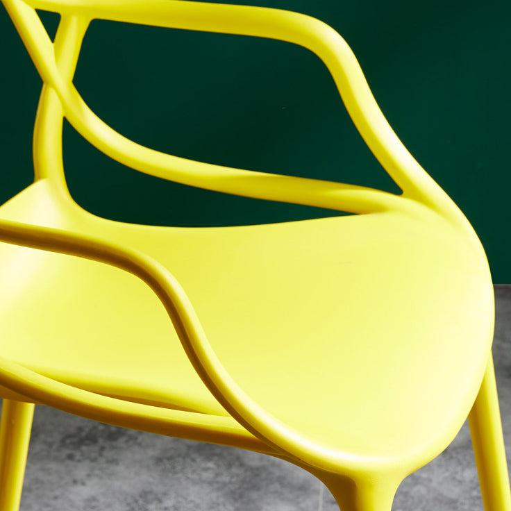 Sillas de comedor de cocina de estilo moderno Silla auxiliar con brazo de comedor con patas de plástico