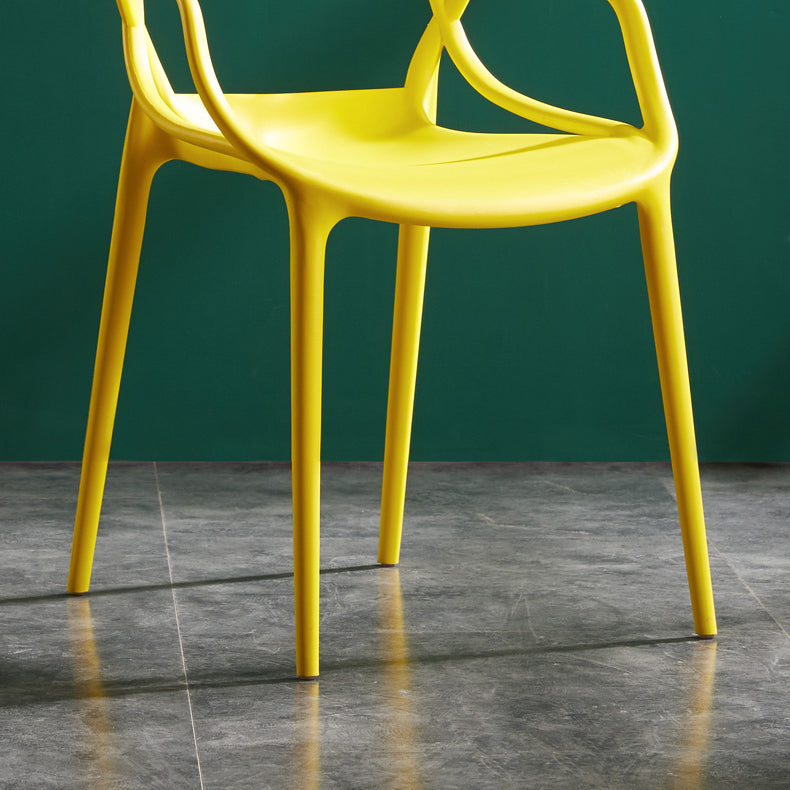 Sillas de comedor de cocina de estilo moderno Silla auxiliar con brazo de comedor con patas de plástico