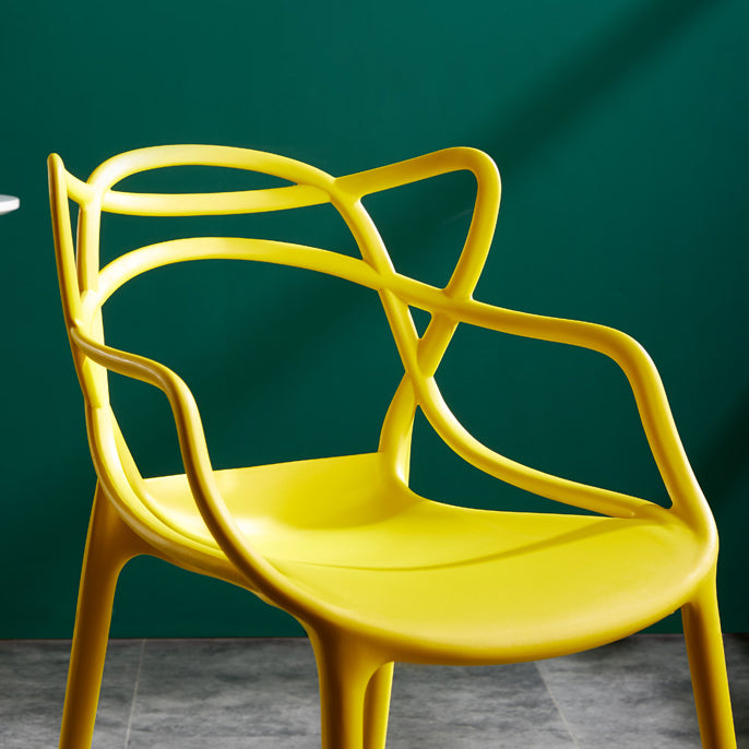 Sillas de comedor de cocina de estilo moderno Silla auxiliar con brazo de comedor con patas de plástico
