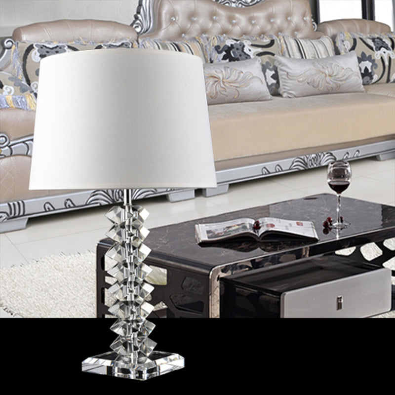 Conische bureaulamp van stof, moderne nachttafellamp met 1 lamp in wit met kristallen voet