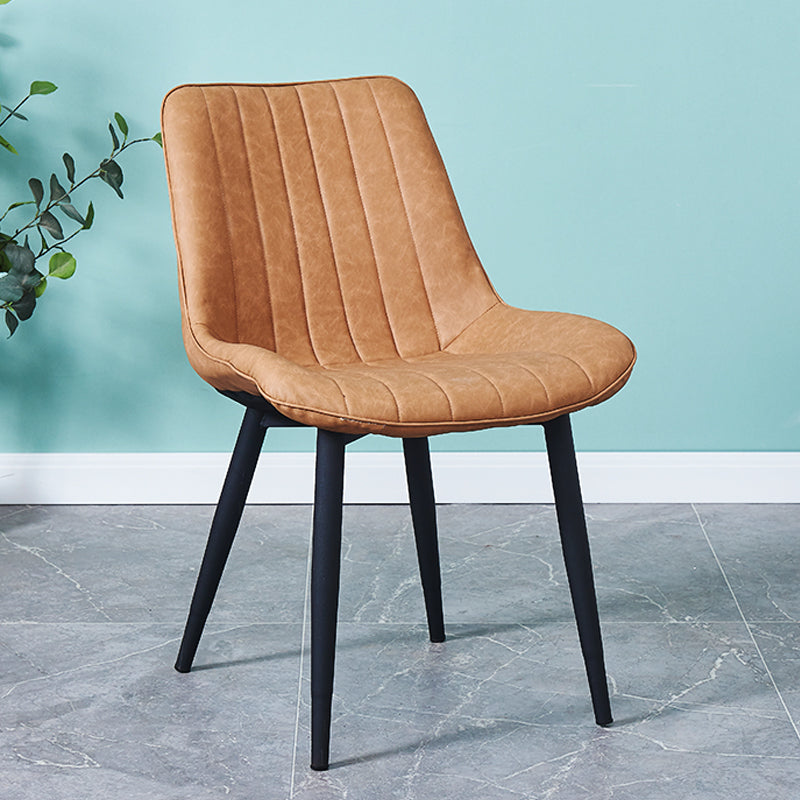 Chaise d'intérieur scandinave à dossier solide, chaise de salle à manger rembourrée en métal