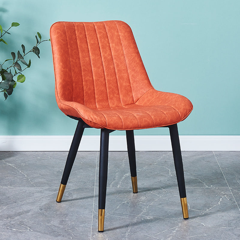 Silla lateral escandinava interior Silla de comedor con respaldo sólido tapizada de metal
