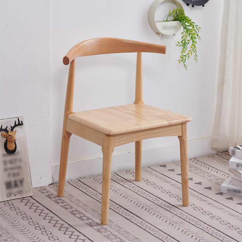 Silla lateral escandinava interior tapizada Silla de comedor de madera con respaldo abierto