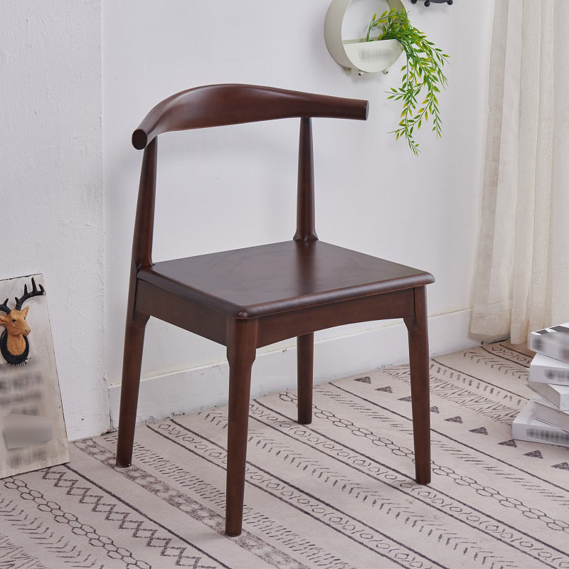 Silla lateral escandinava interior tapizada Silla de comedor de madera con respaldo abierto
