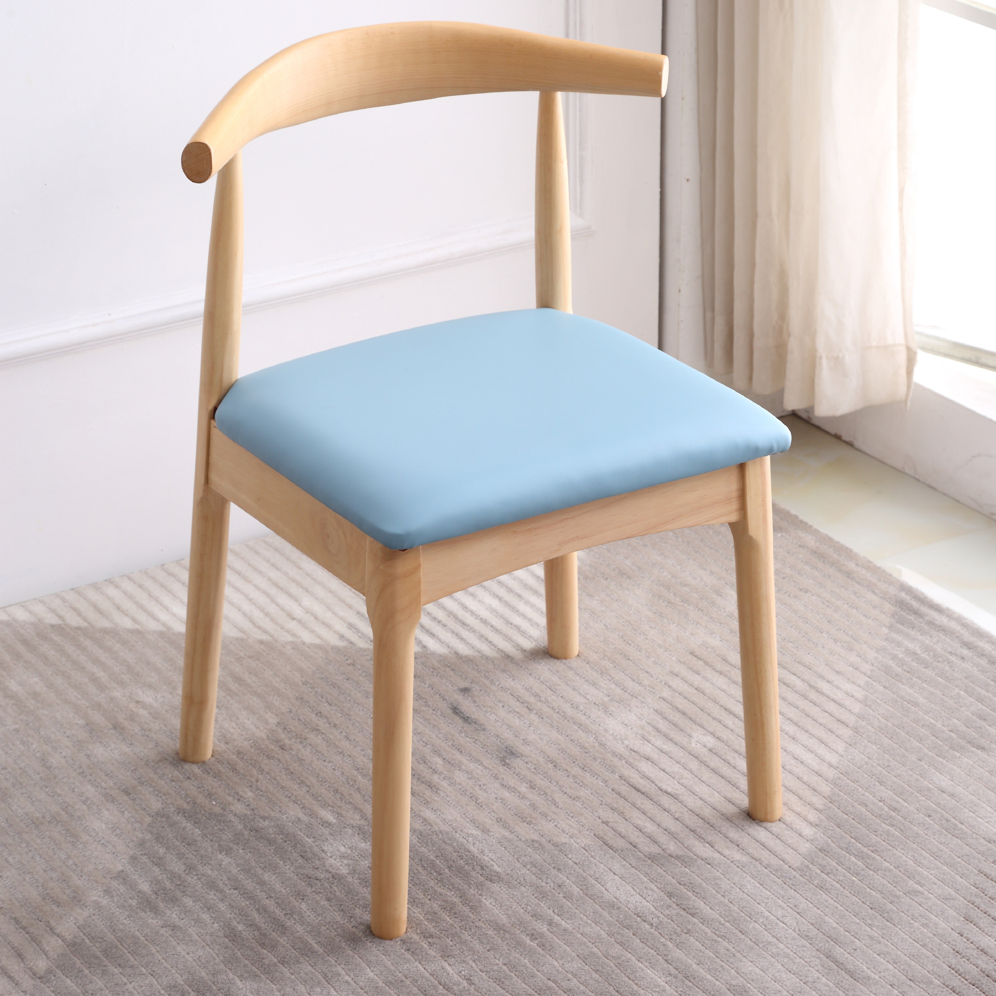 Silla lateral escandinava interior tapizada Silla de comedor de madera con respaldo abierto