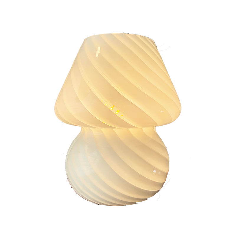 Moderne Kegel Nachtischlampe eine leichte Nachttischlampe