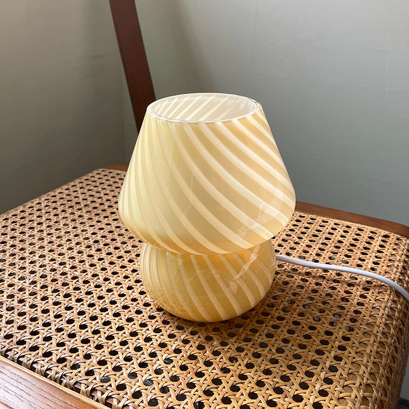 Moderne Kegel Nachtischlampe eine leichte Nachttischlampe