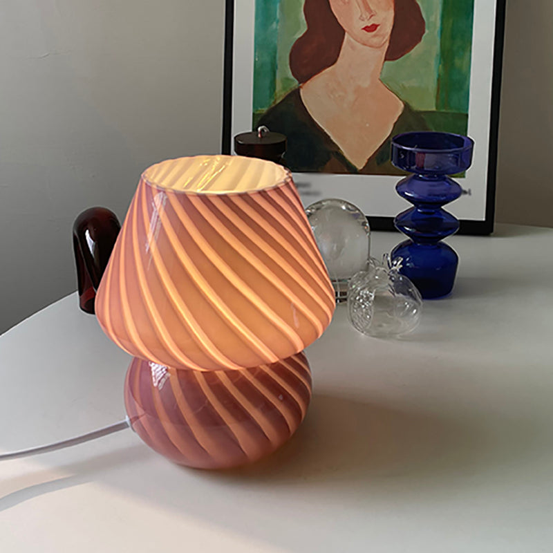 Moderne Kegel Nachtischlampe eine leichte Nachttischlampe