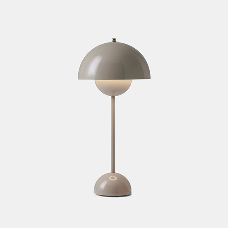Lampada da tavolo a cupola a 1 luce Lampade da comodino contemporanee in metallo per camera da letto