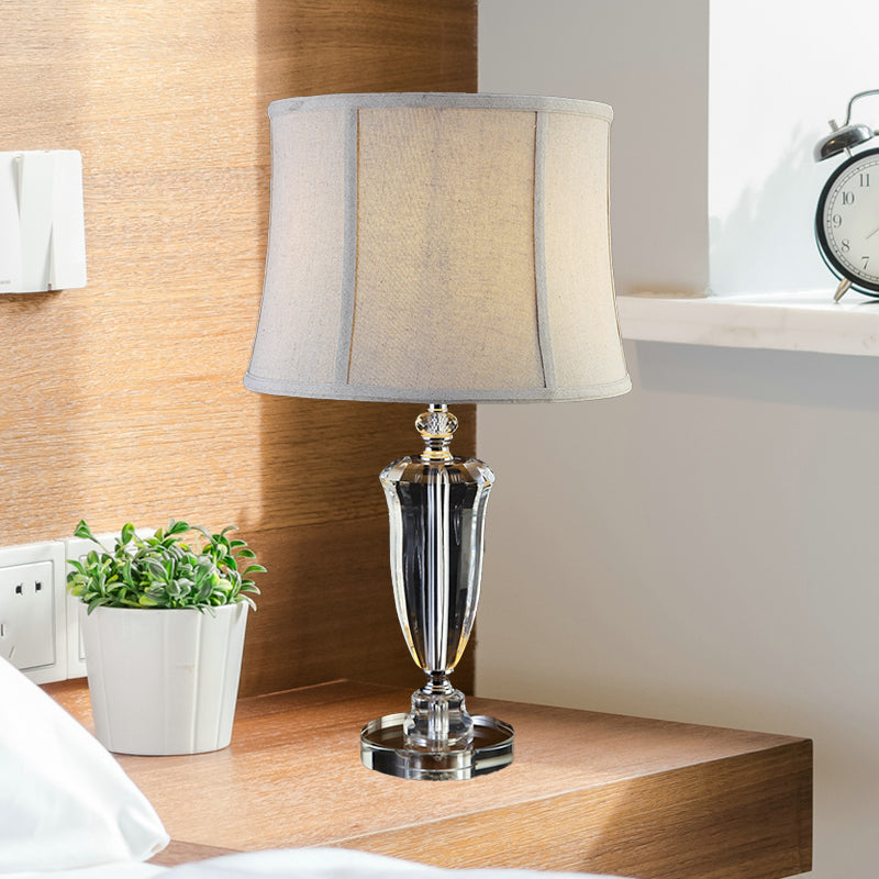 Modernist 1 Kopfschreibtisch hellgrau getäfelter Bell -Nachttischlampe mit Stoffschatten