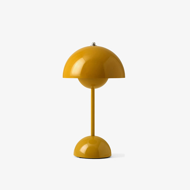 Lampada da tavolo da notte in stile moderno a cupola in metallo un comodino leggero