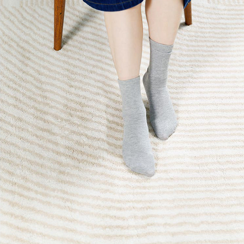 White Geometric Pattern Carpet Modern Polyester Rug Non-Slip Backing Rug for Living Room