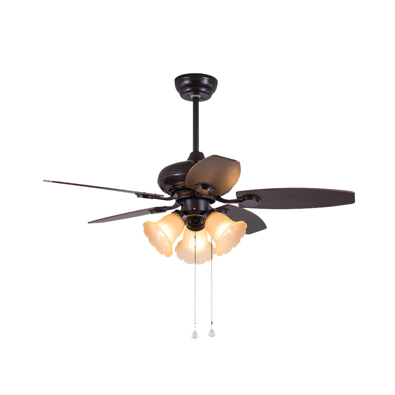 Café foncé 3 têtes de ventilateur suspendu clair fleur en verre givré traditionnel 5 lames semi-flush lampes avec chaîne de traction / télécommande, 42 "W