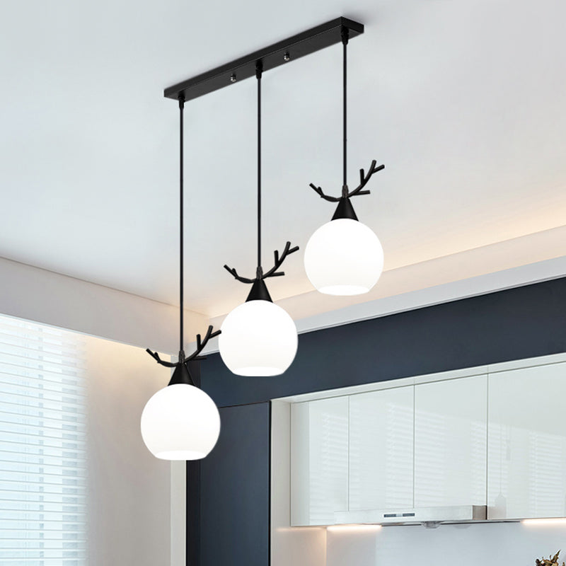 Modern Creative Creative Creative Light Lampade in ferro laccata lampada appesa con tonalità di vetro bianco