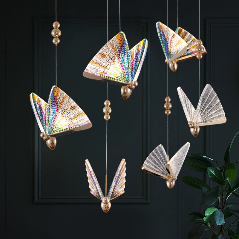 Iluminación colgante de mariposa luz acrílica moderna en oro para dormitorio