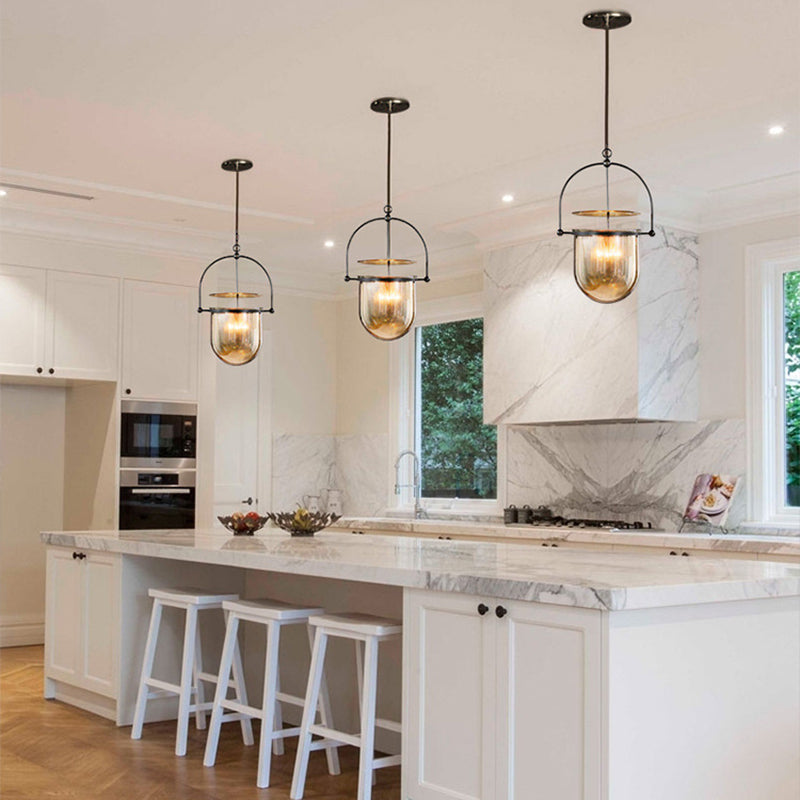 Lampada industriale a sospensione singola vintage lampada in ferro laccata con tonalità in vetro ambra