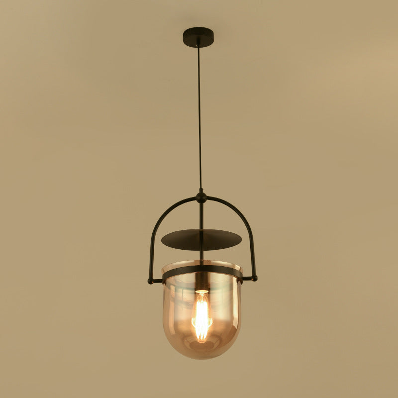 Lampada industriale a sospensione singola vintage lampada in ferro laccata con tonalità in vetro ambra