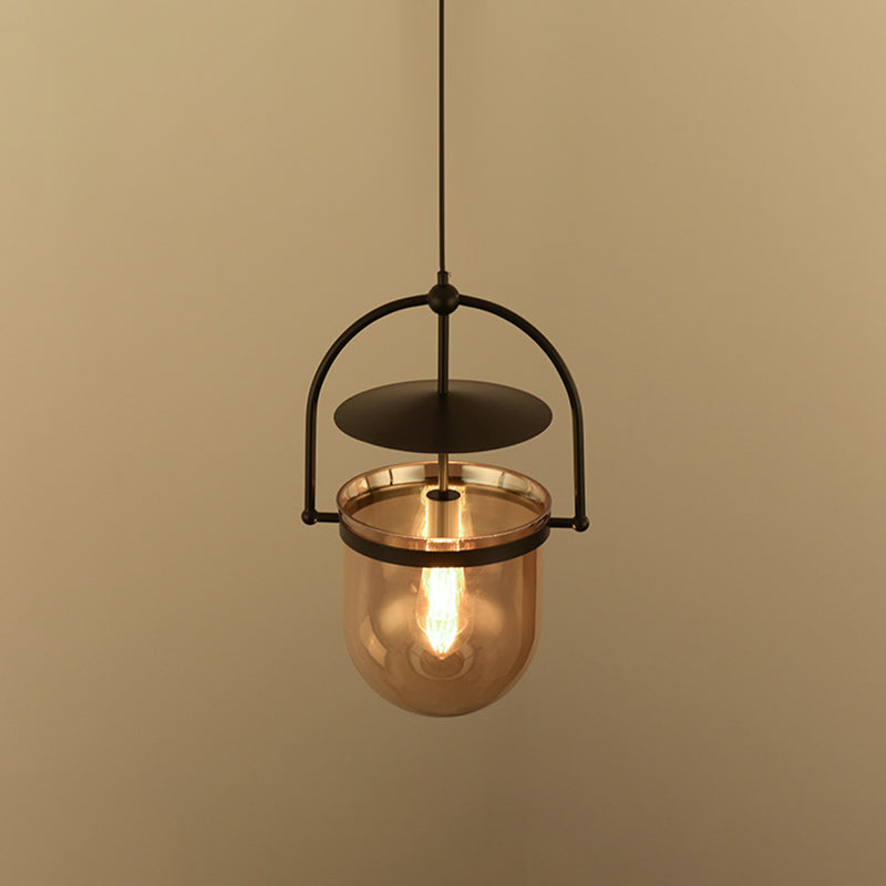 Lampada industriale a sospensione singola vintage lampada in ferro laccata con tonalità in vetro ambra
