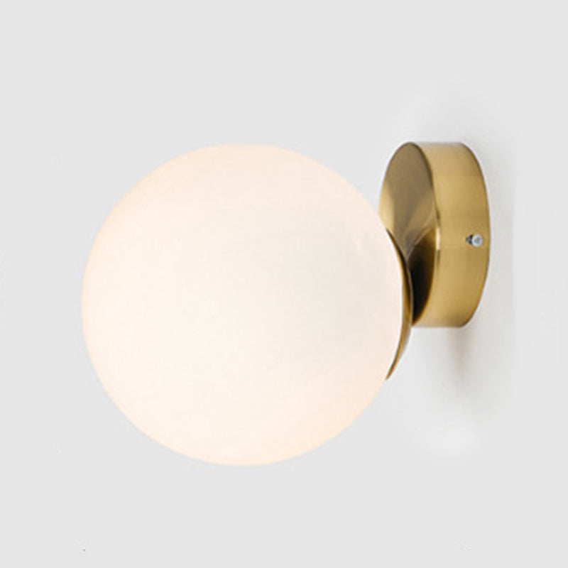 Éclair de mur de boue en verre style moderne.