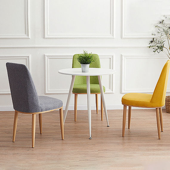 Silla de comedor moderna para interiores y exteriores, silla con respaldo sólido acolchado sin brazos de metal