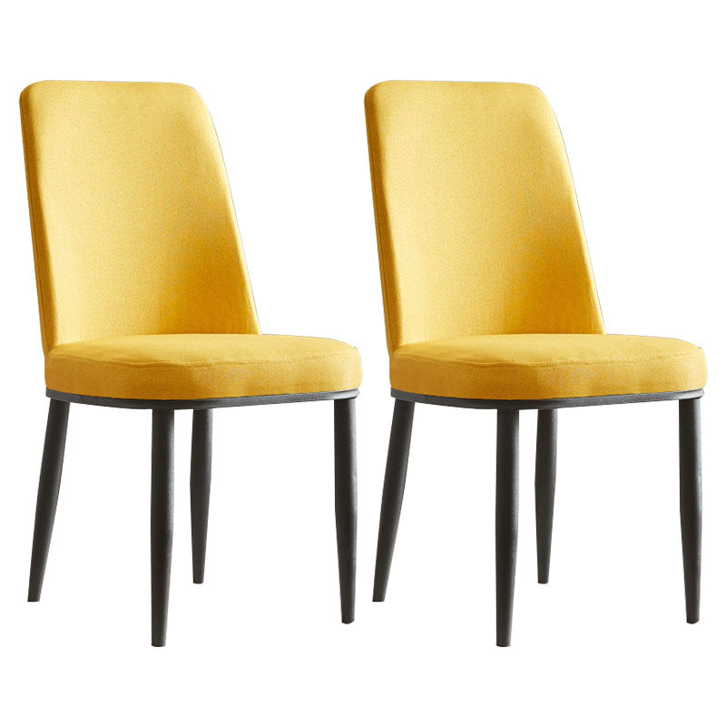 Silla de comedor moderna para interiores y exteriores, silla con respaldo sólido acolchado sin brazos de metal