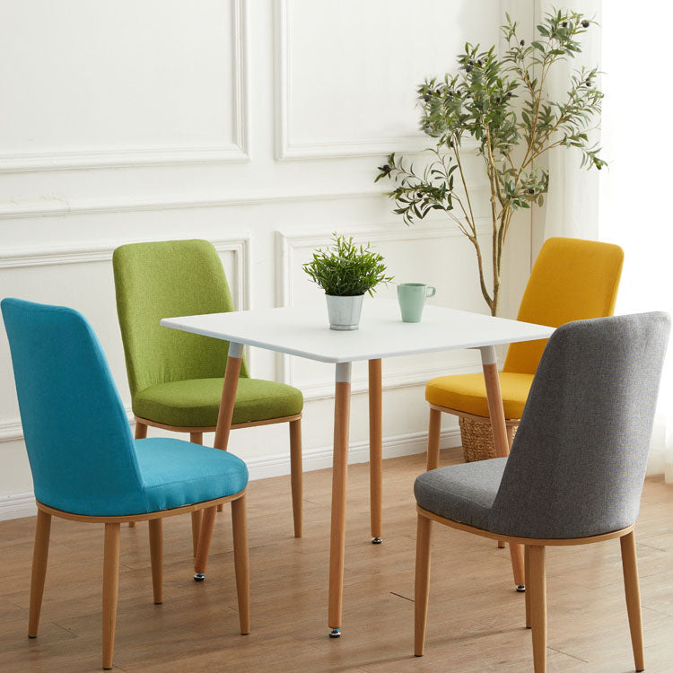 Silla de comedor moderna para interiores y exteriores, silla con respaldo sólido acolchado sin brazos de metal