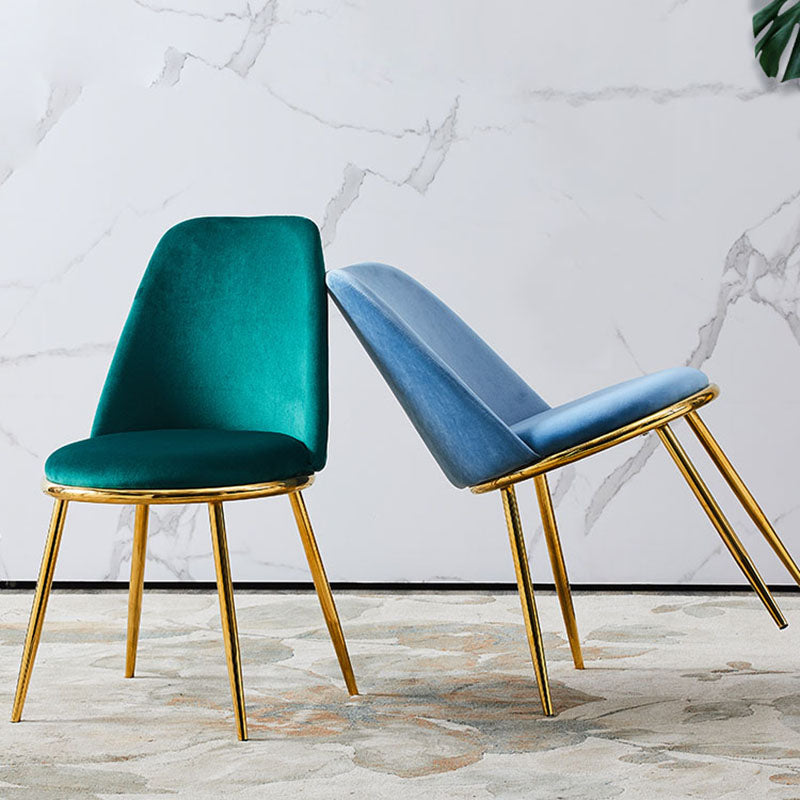 Silla auxiliar de comedor escandinavo de terciopelo Silla de comedor con acabado mate Parsons