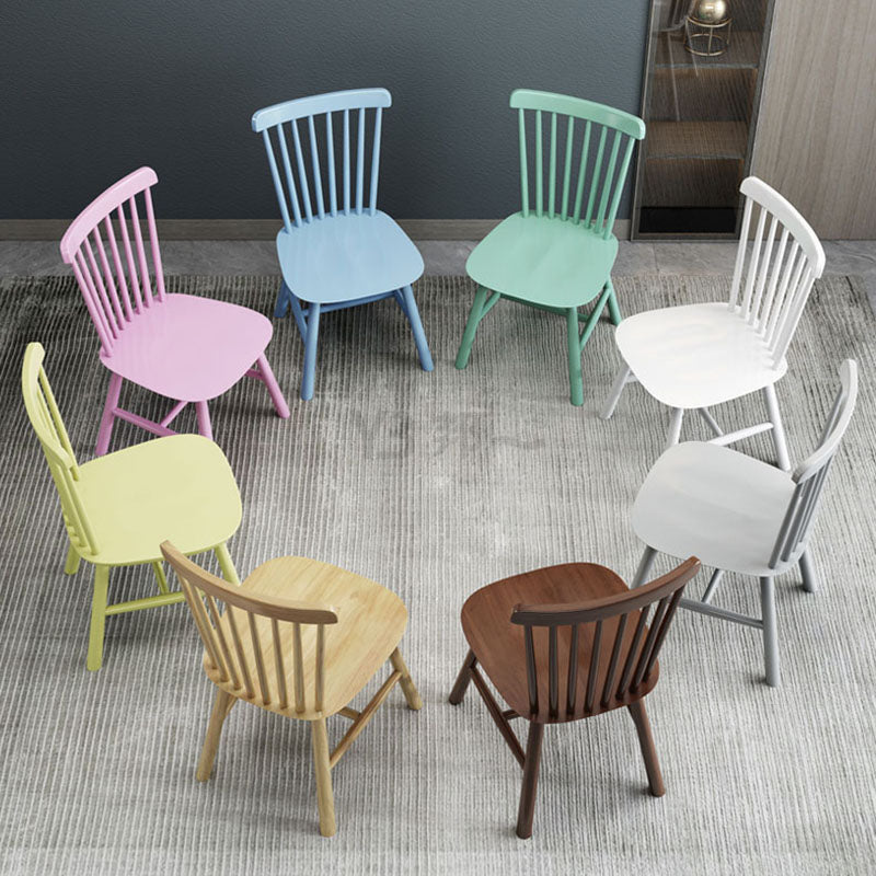 Silla auxiliar escandinava de interior tapizada en madera con respaldo Windsor (juego de 2)