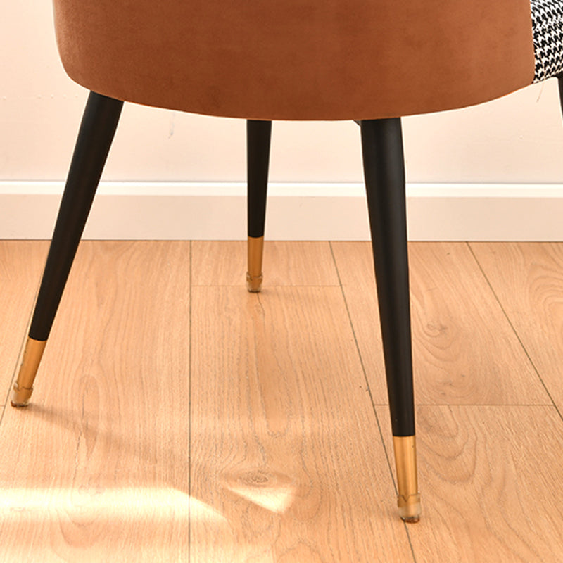 Silla de comedor de metal de estilo nórdico, silla tapizada de comedor de tela para uso doméstico