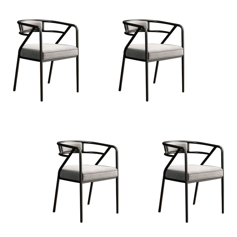 Silla de comedor industrial tapizada con respaldo abierto y acabado mate (juego de 4)