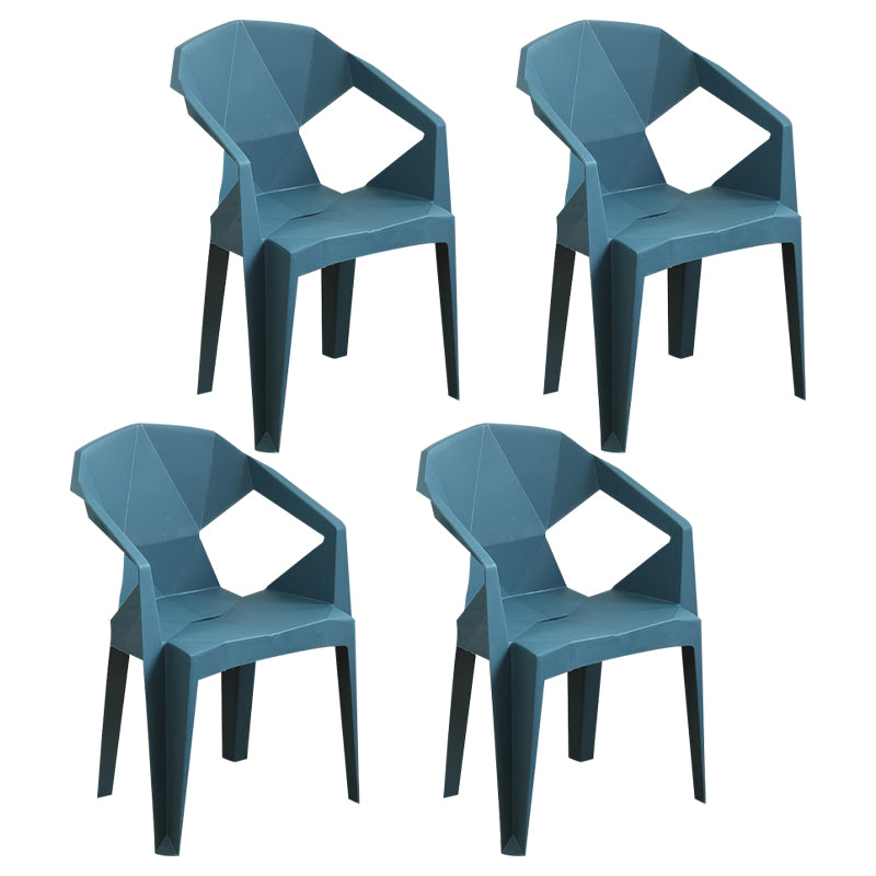El plástico moderno que cena las sillas del brazo abre la parte posterior que apila los sillones de cena