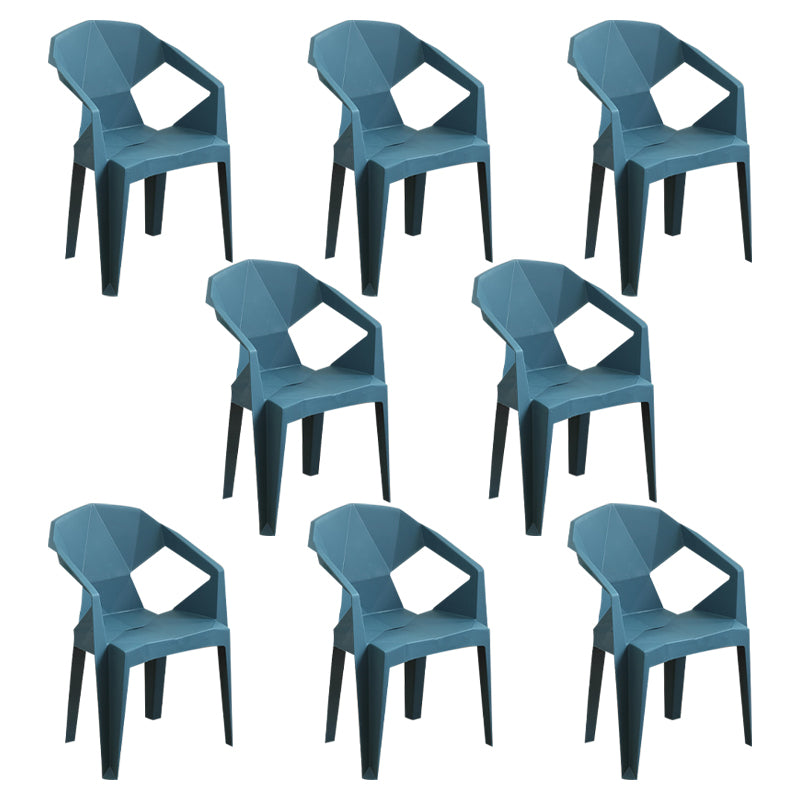 El plástico moderno que cena las sillas del brazo abre la parte posterior que apila los sillones de cena