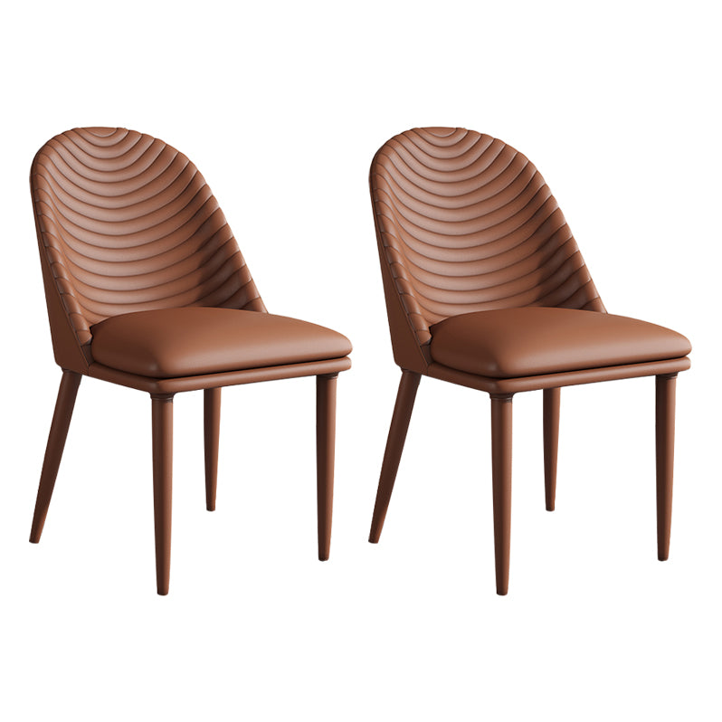 Chaises de salle à manger en cuir de conception moderne Chaises d'appoint sans accoudoirs à dossier solide (Ensemble de 2)
