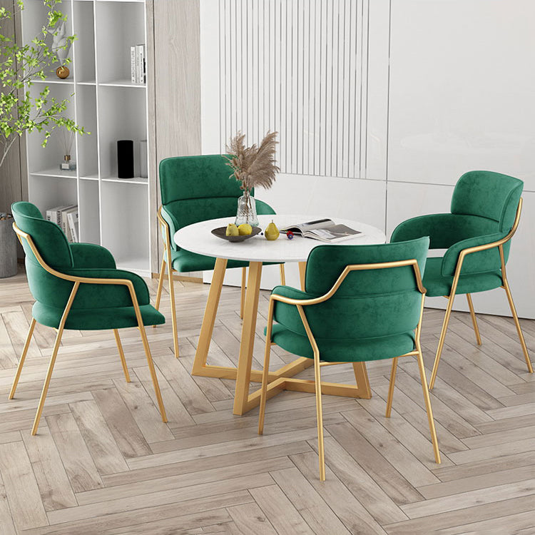 El comedor del metal del estilo nórdico preside el sillón del terciopelo para el restaurante