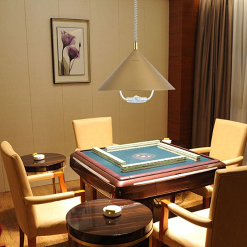 Moderne creatieve kegelhangende lamp Frosted aluminium hanglamp met glazen schaduw