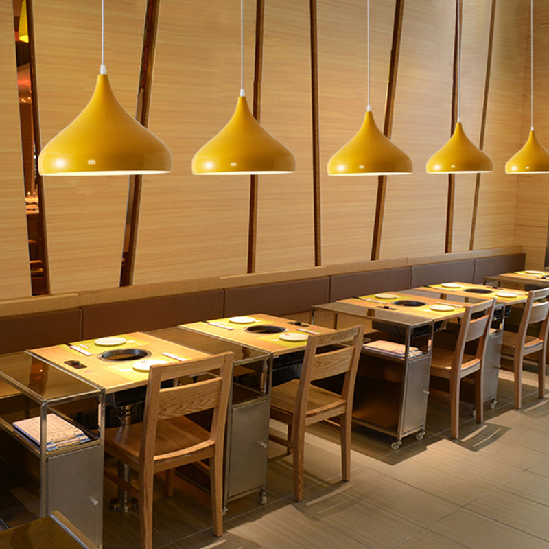 Shade de couverture en métal.