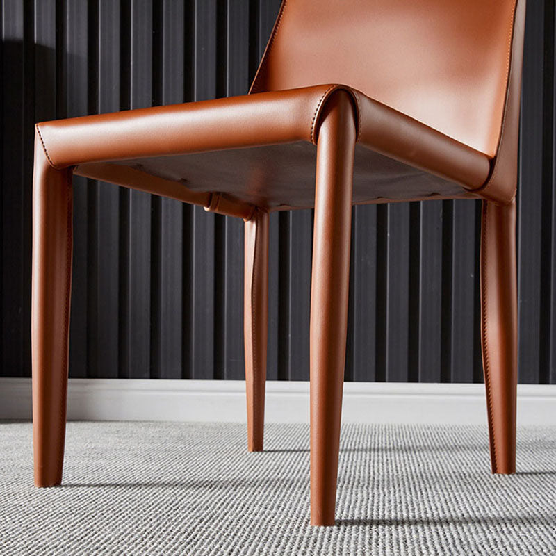 Silla auxiliar para el hogar de cuero estilo silla de montar Parsons Silla de comedor con acabado mate