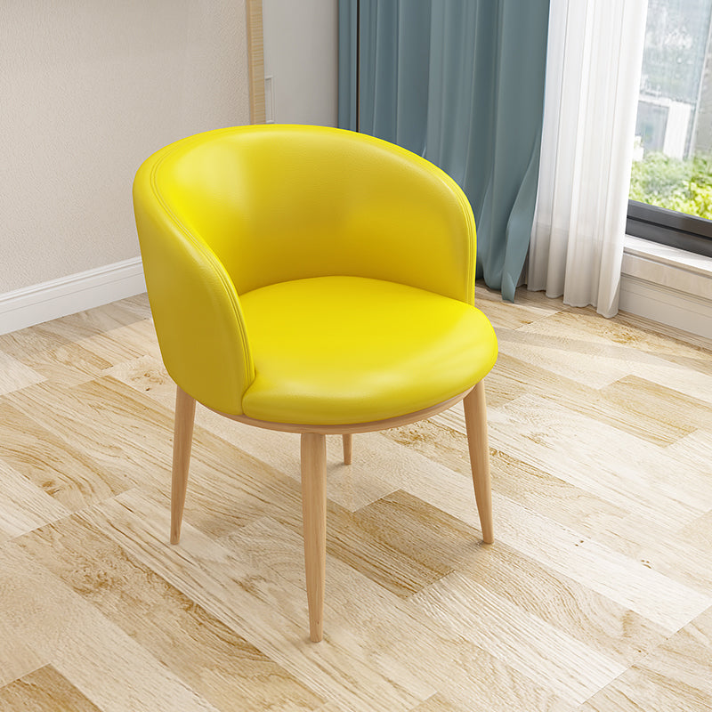 Silla auxiliar escandinava Silla de comedor tapizada de metal con respaldo Parsons para interiores