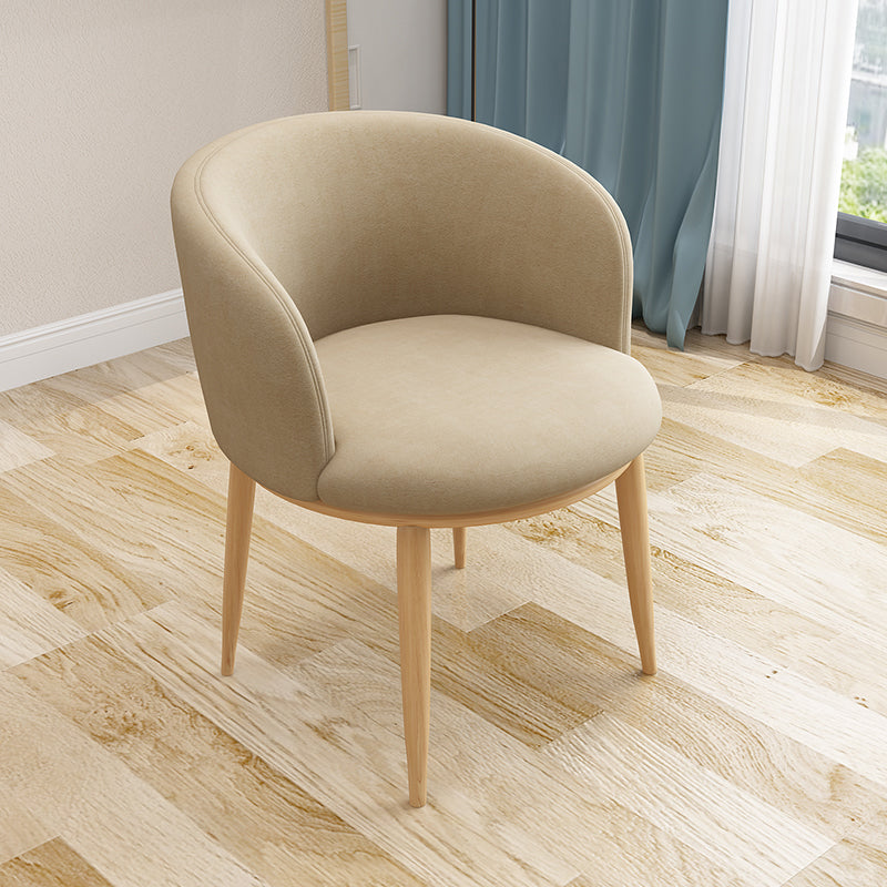 Silla auxiliar escandinava Silla de comedor tapizada de metal con respaldo Parsons para interiores