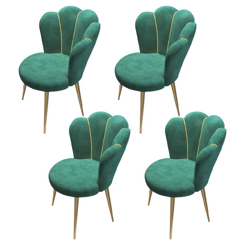 Silla de comedor de metal Glam, silla auxiliar de terciopelo para restaurante (juego de 4)