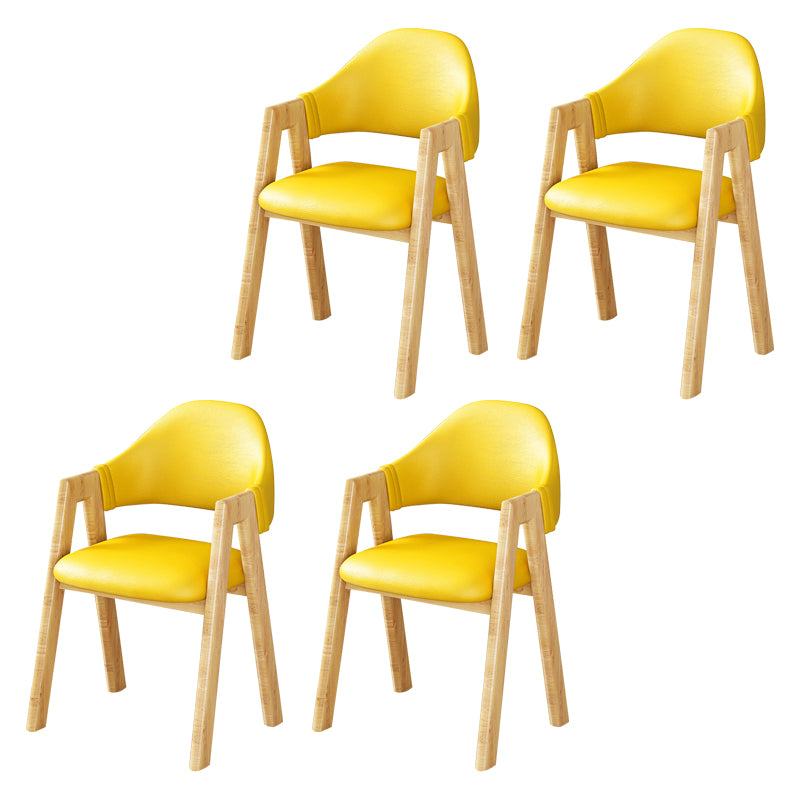 Silla de comedor tapizada escandinava con respaldo abierto y acabado mate (juego de 4)