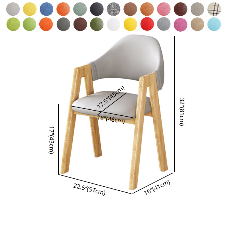 Silla de comedor tapizada escandinava con respaldo abierto y acabado mate (juego de 4)