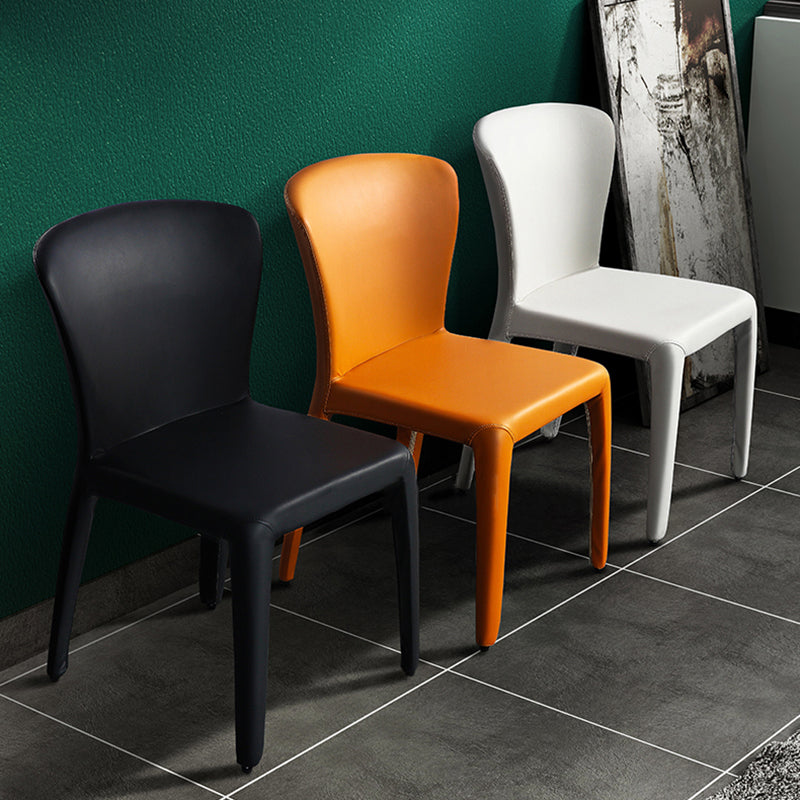 Chaise de bras de style de style ouule en cuir finition mate à manger simple